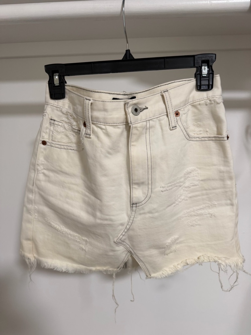 Lucky Brand White Jeans with Navy Label